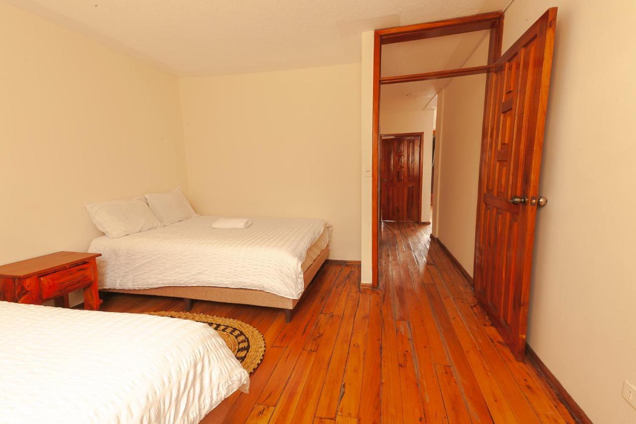 Los Ponchos Inn Apartasuite Otavalo Exterior photo