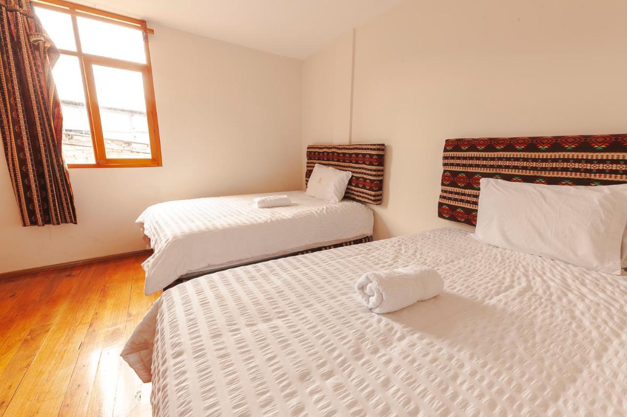Los Ponchos Inn Apartasuite Otavalo Exterior photo